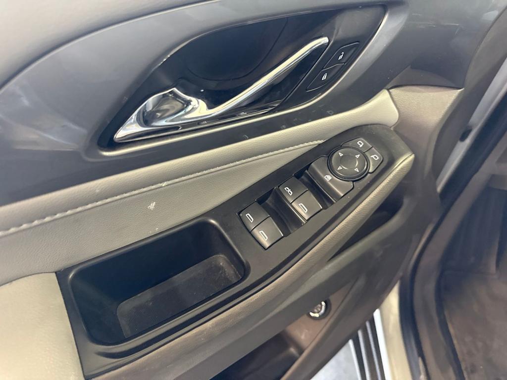 Thumbnail: 2020 Chevrolet Traverse - 27