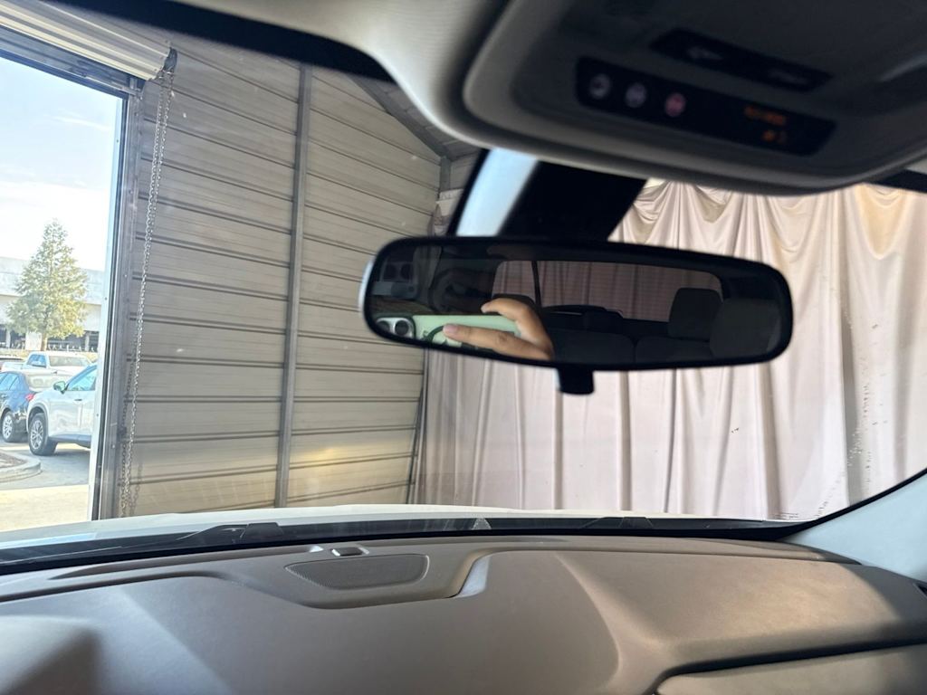 Thumbnail: 2020 Chevrolet Traverse - 30