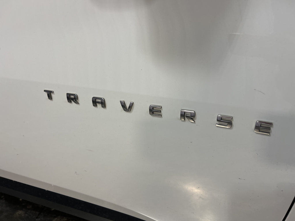 Thumbnail: 2018 Chevrolet Traverse - 16