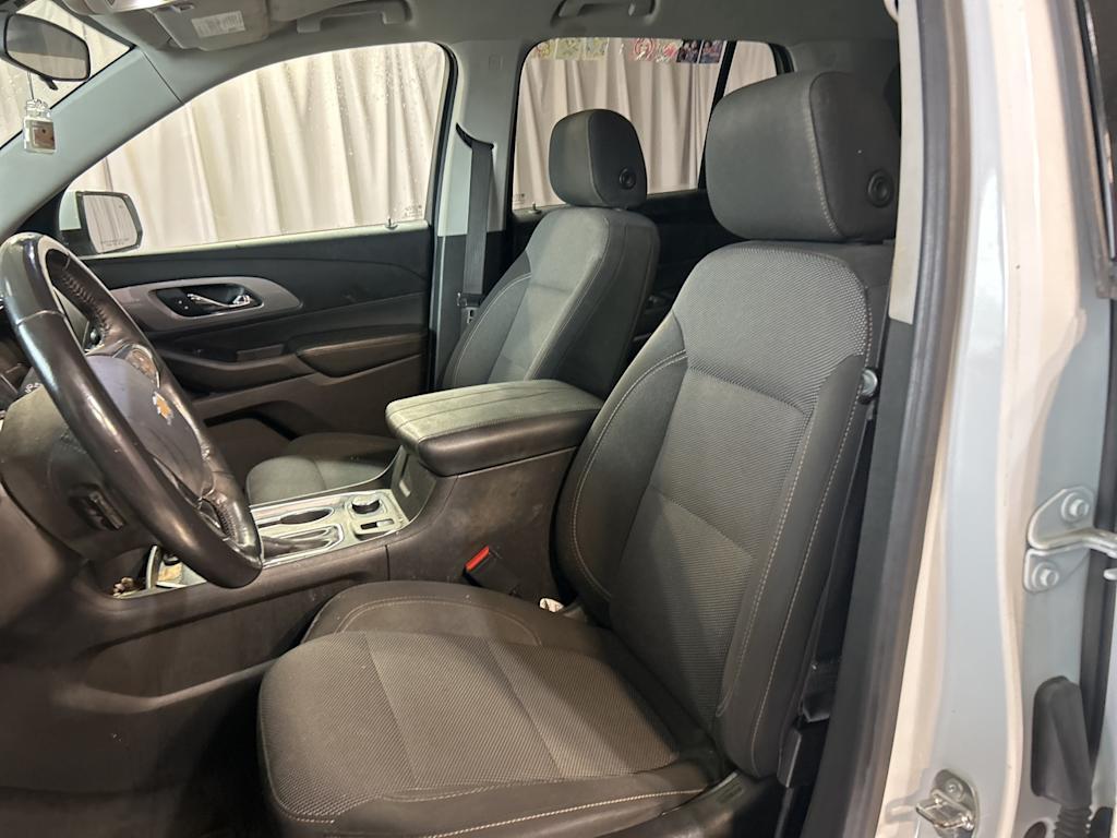 Thumbnail: 2018 Chevrolet Traverse - 30