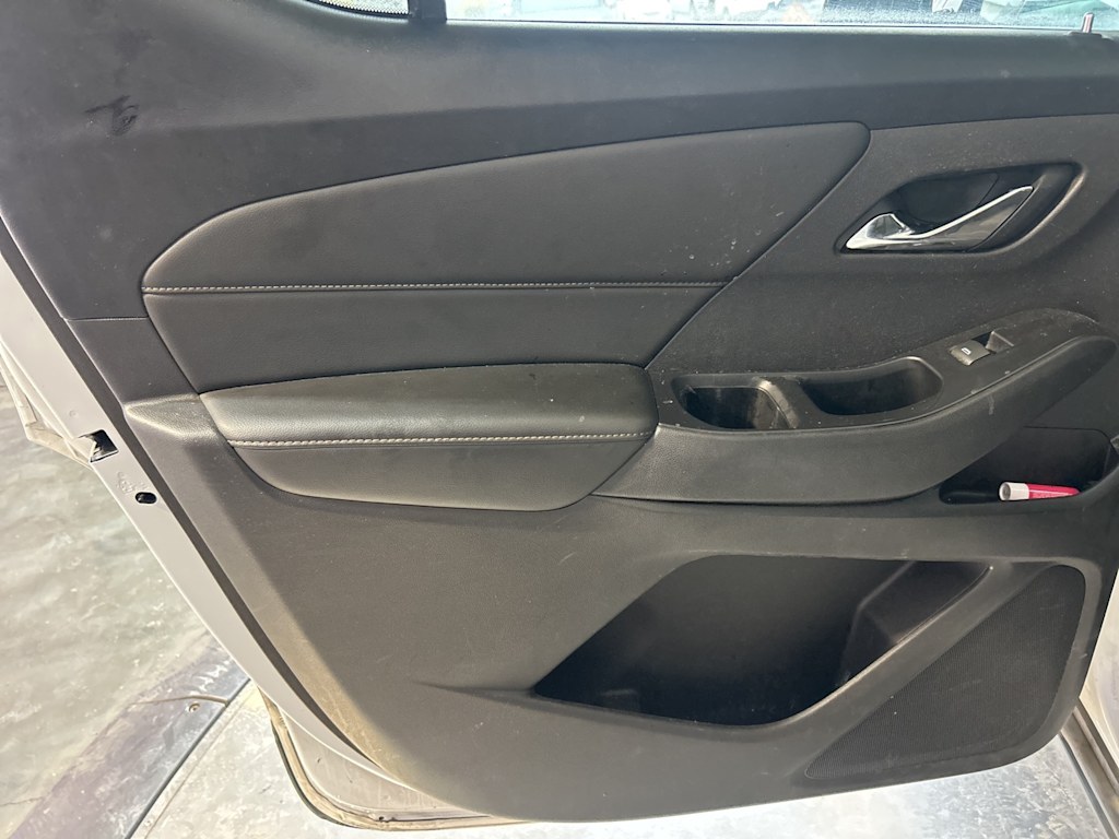 Thumbnail: 2018 Chevrolet Traverse - 27