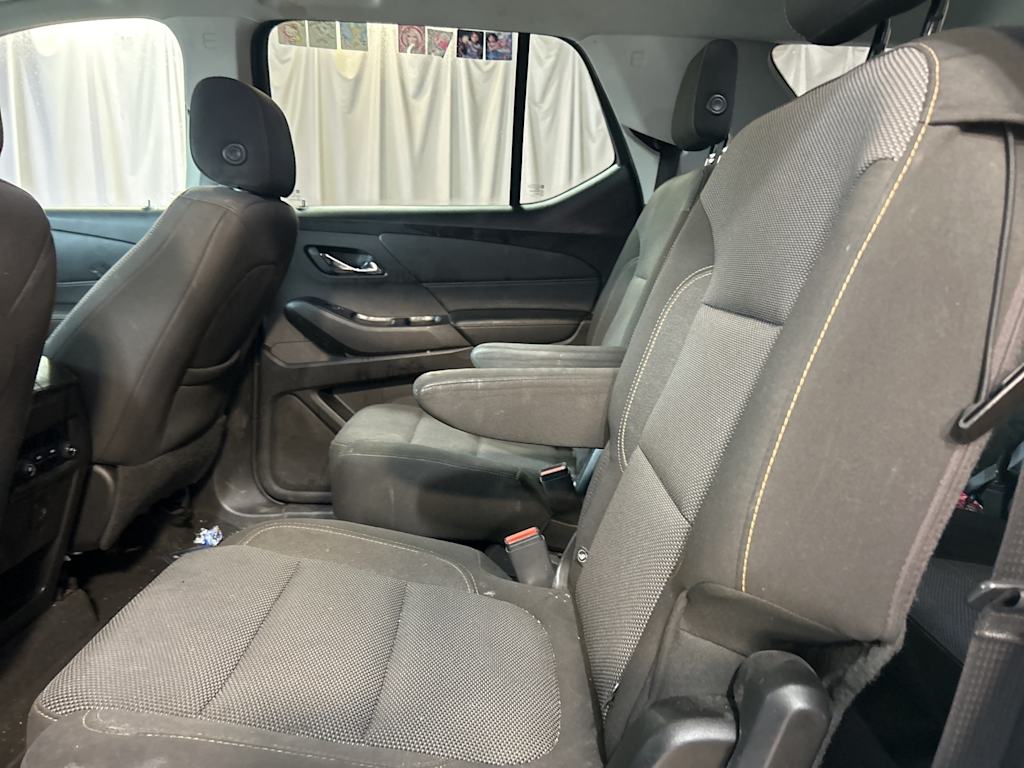 Thumbnail: 2018 Chevrolet Traverse - 28