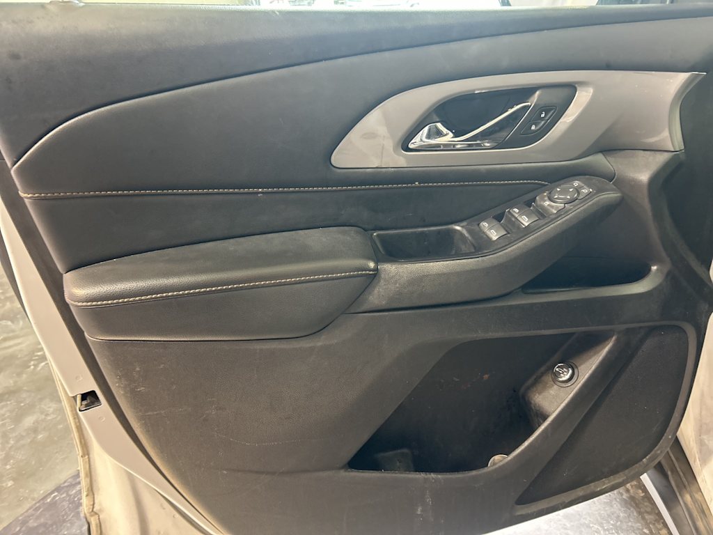 Thumbnail: 2018 Chevrolet Traverse - 29