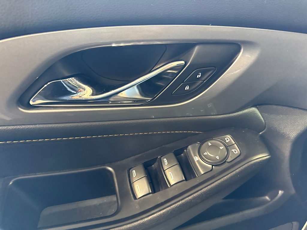 Thumbnail: 2019 Chevrolet Traverse - 20