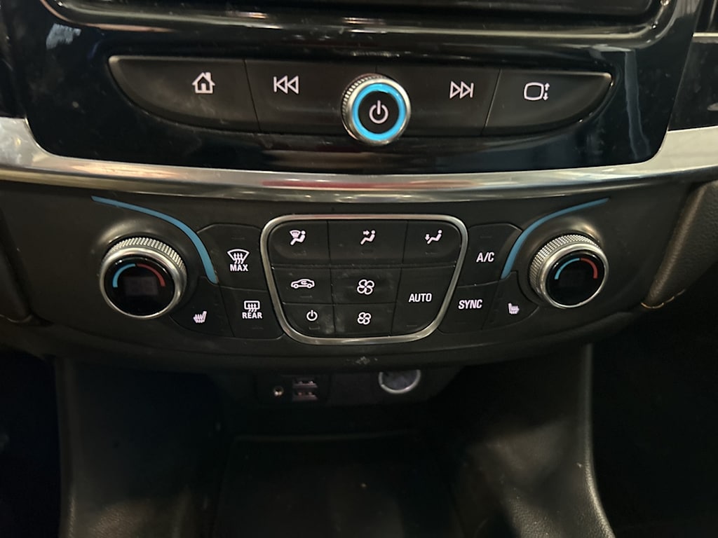 Thumbnail: 2020 Chevrolet Traverse - 31