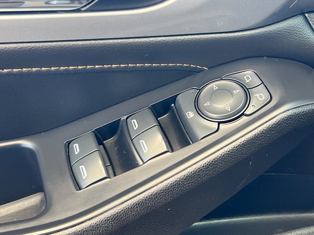 Thumbnail: 2021 Chevrolet Traverse - 22