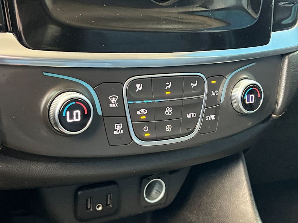 Thumbnail: 2021 Chevrolet Traverse - 27