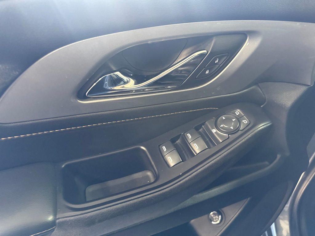 Thumbnail: 2020 Chevrolet Traverse - 24