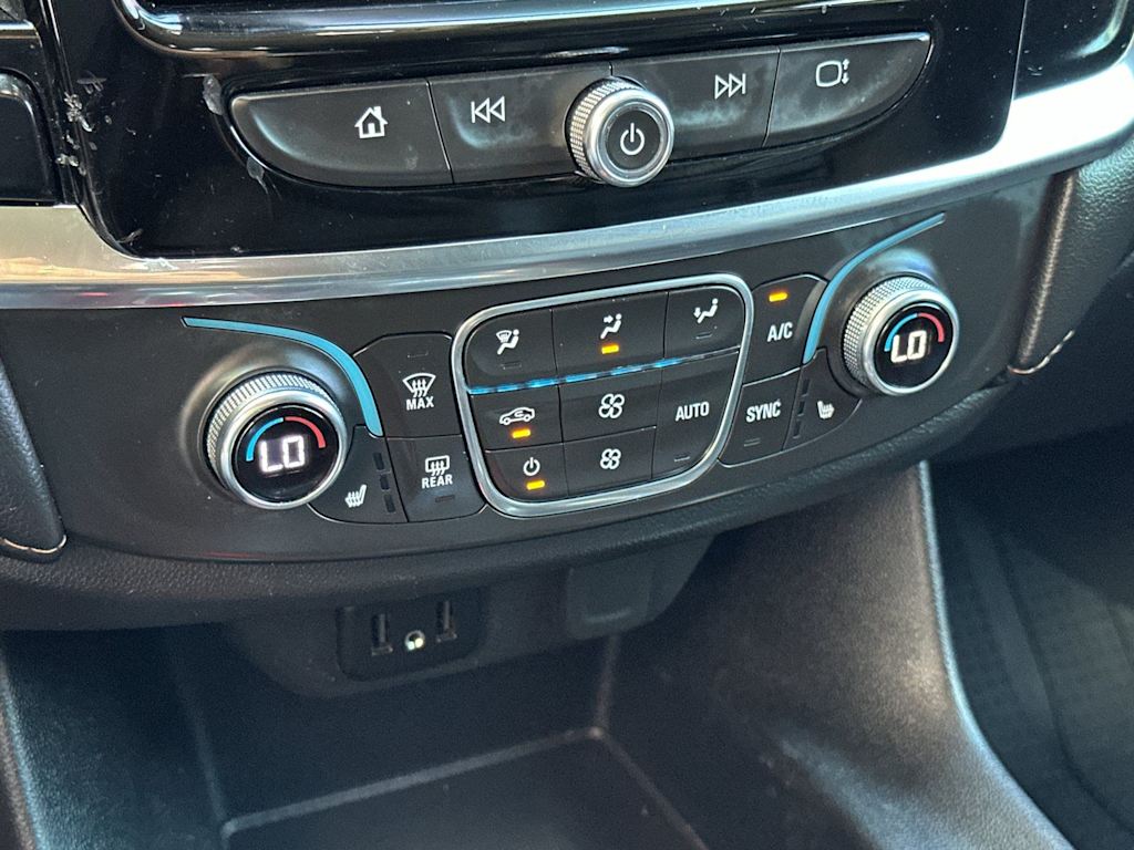 Thumbnail: 2020 Chevrolet Traverse - 27