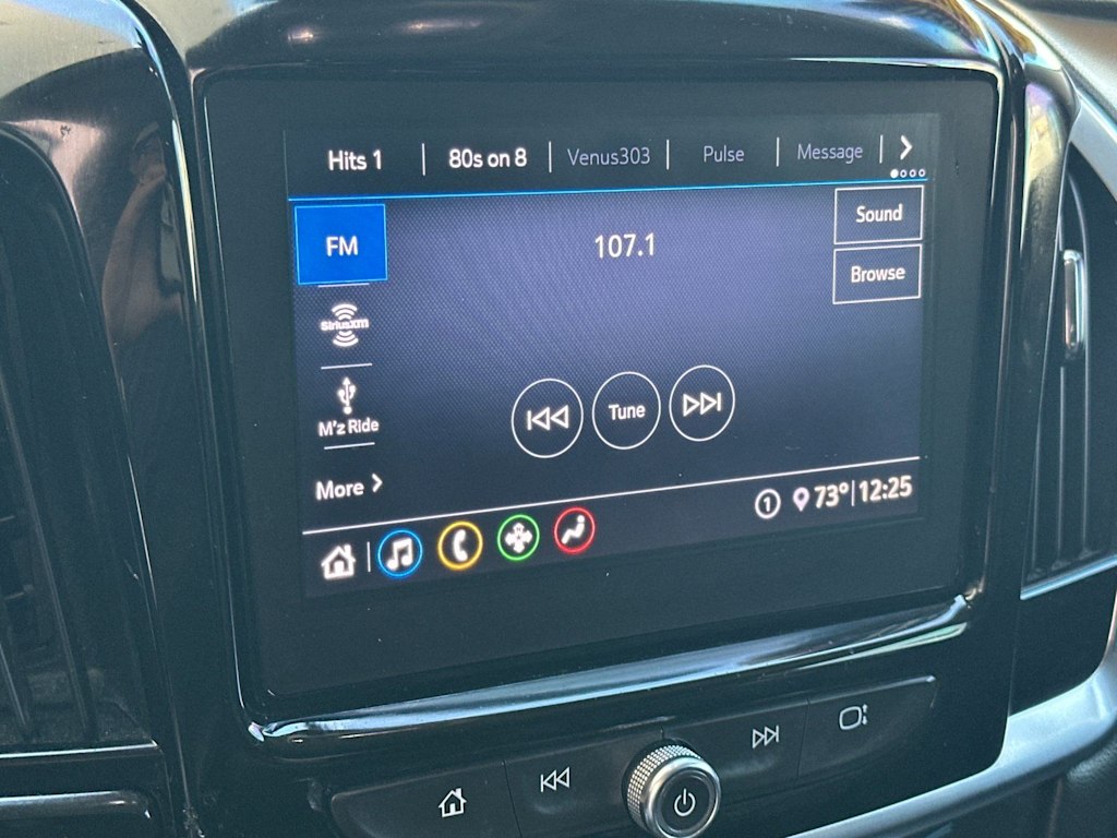 Thumbnail: 2020 Chevrolet Traverse - 14