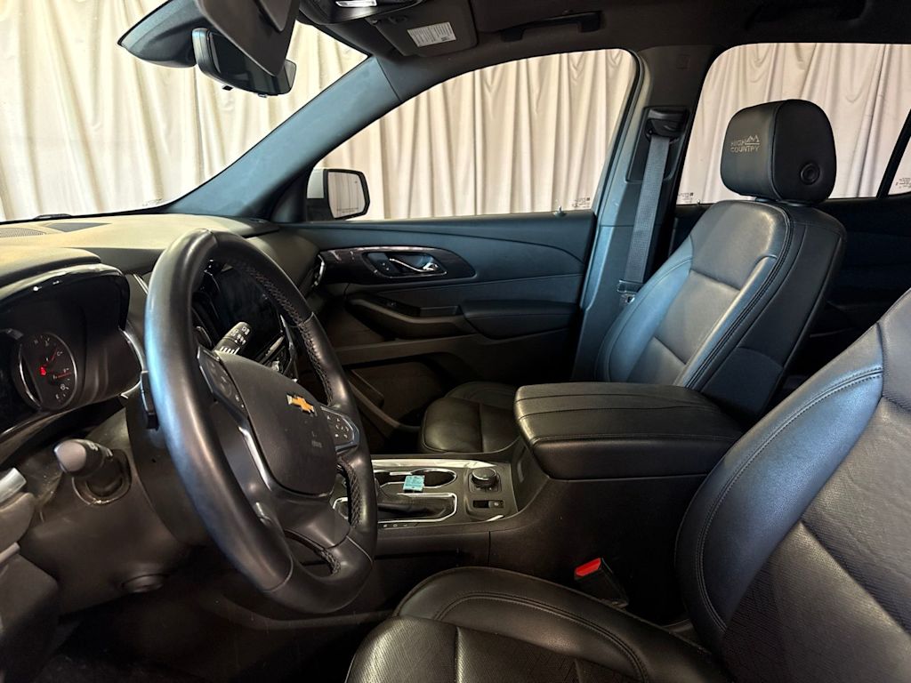Thumbnail: 2023 Chevrolet Traverse - 9