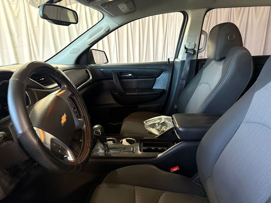 Thumbnail: 2015 Chevrolet Traverse - 7