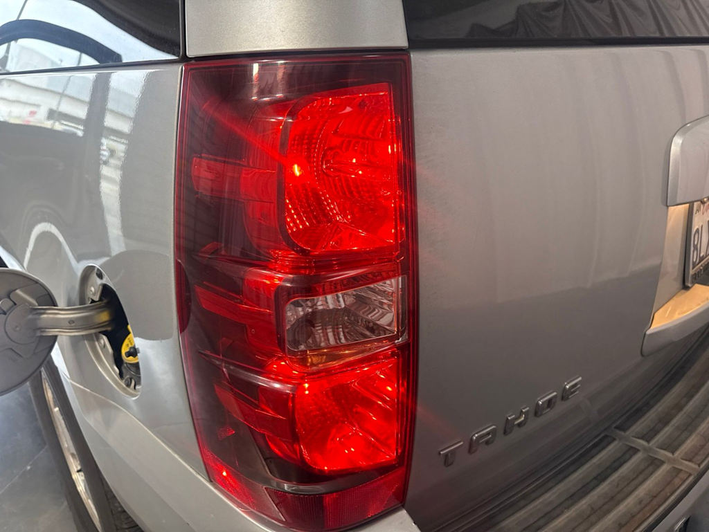 Thumbnail: 2013 Chevrolet Tahoe - 18