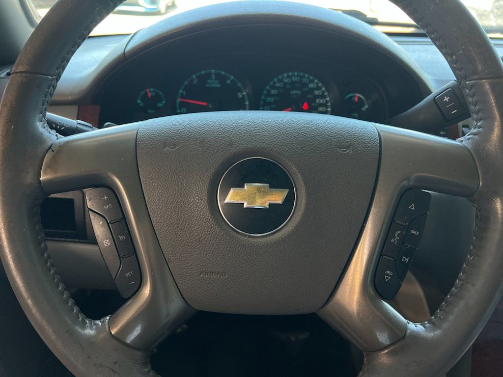 Thumbnail: 2013 Chevrolet Tahoe - 26