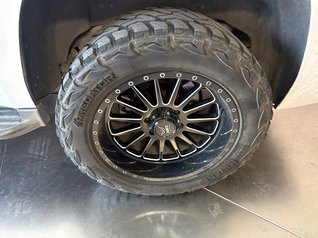 Thumbnail: 2019 Chevrolet Tahoe - 8