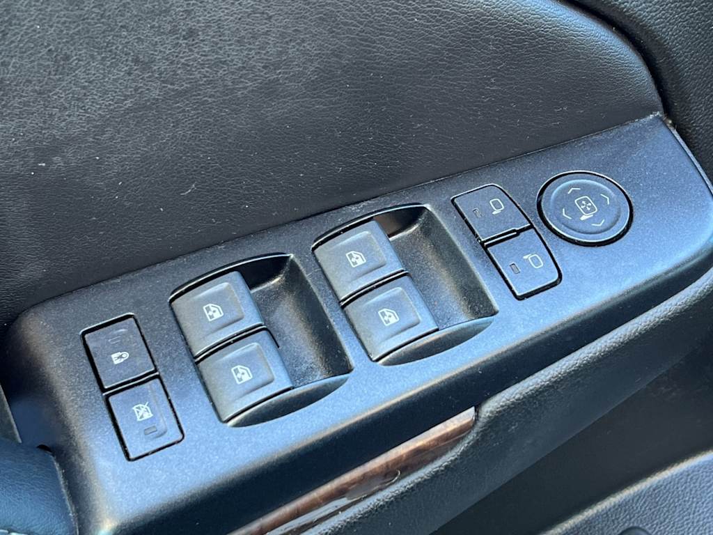 Thumbnail: 2019 Chevrolet Tahoe - 21