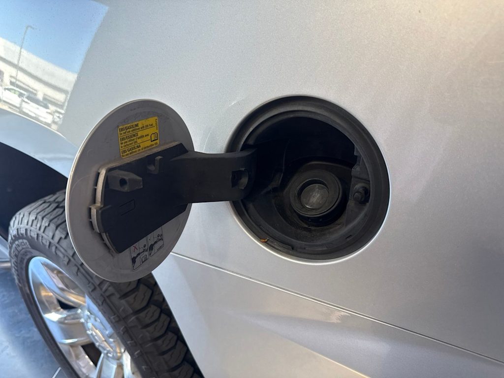Thumbnail: 2019 Chevrolet Tahoe - 14