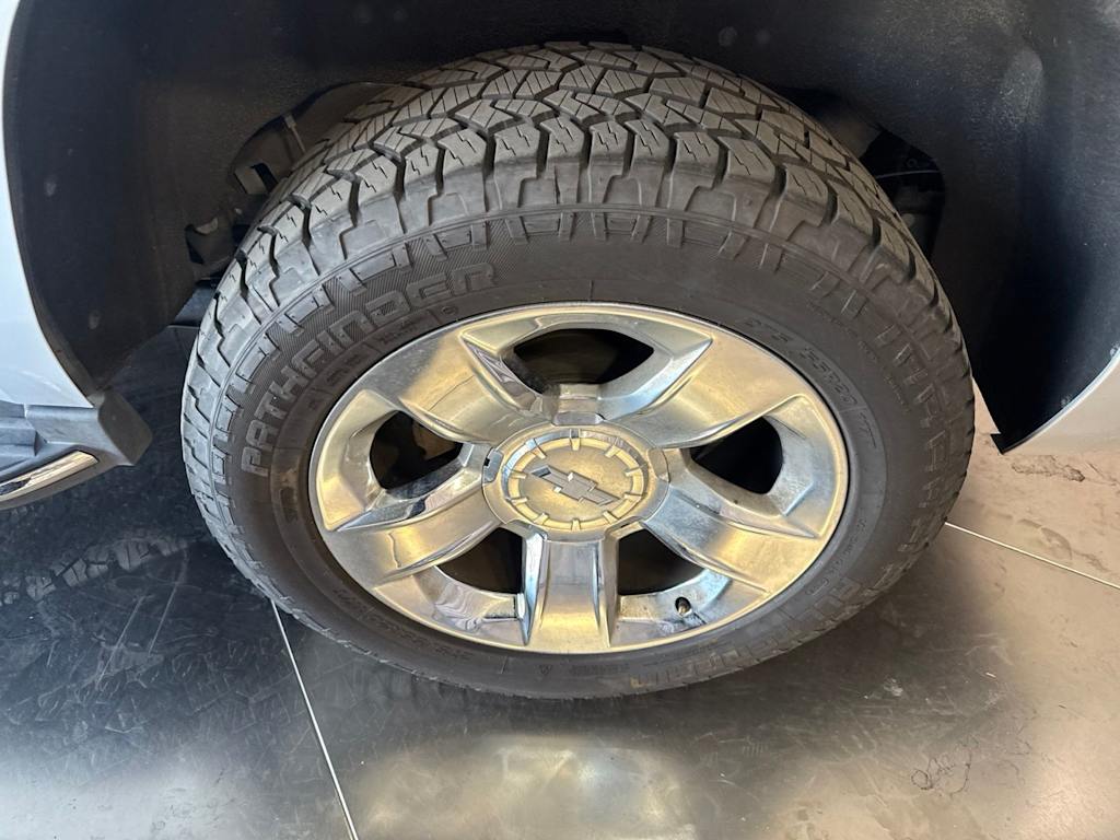 Thumbnail: 2019 Chevrolet Tahoe - 8