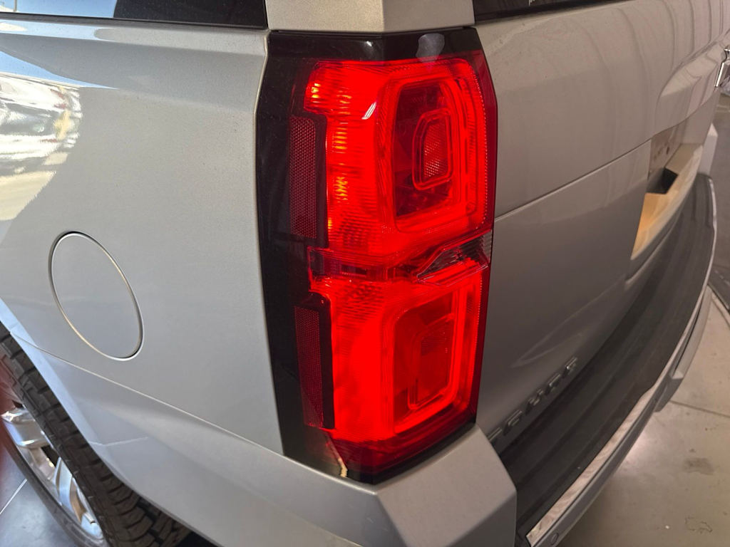 Thumbnail: 2019 Chevrolet Tahoe - 19