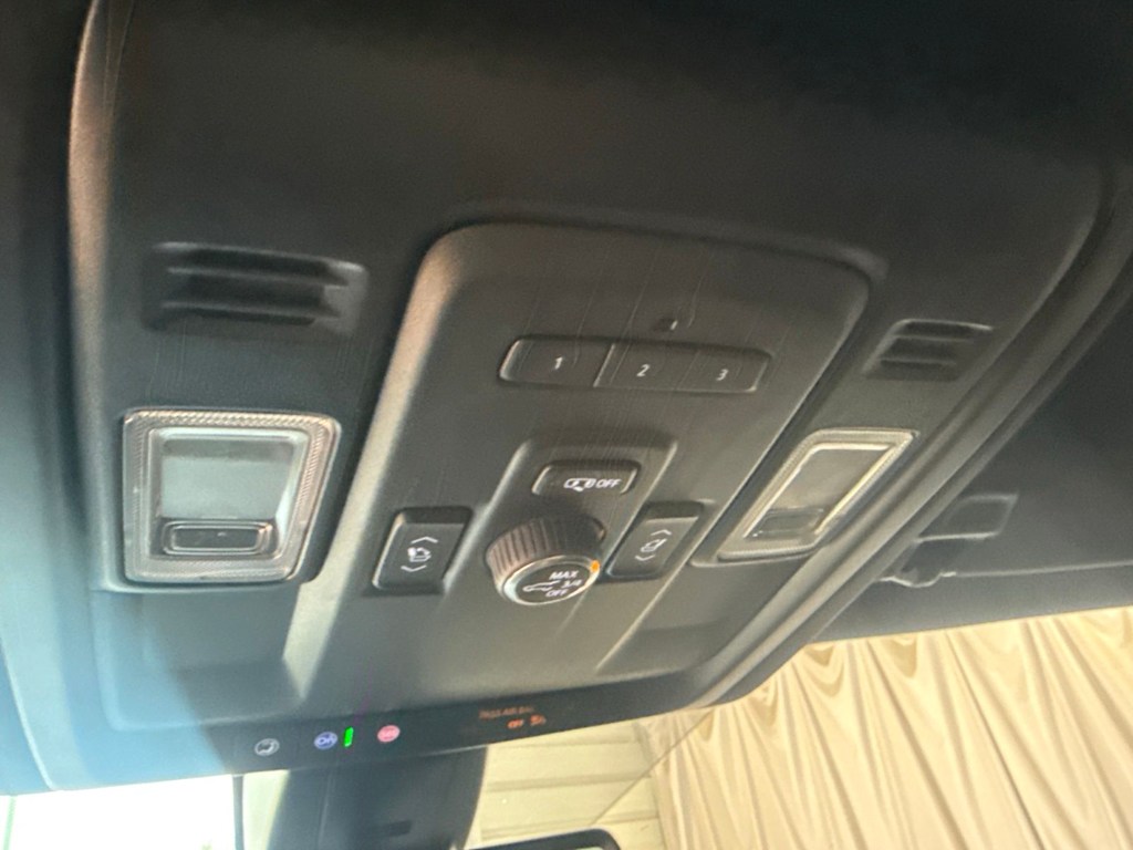 Thumbnail: 2022 Chevrolet Suburban - 29