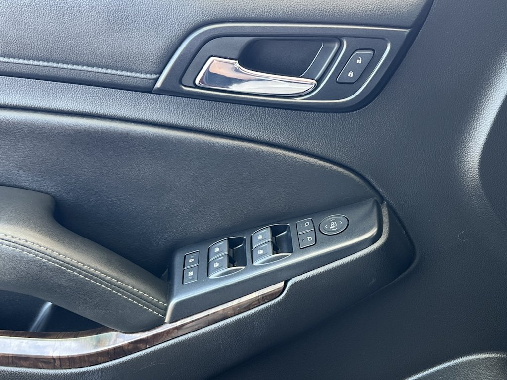 Thumbnail: 2017 Chevrolet Suburban - 20