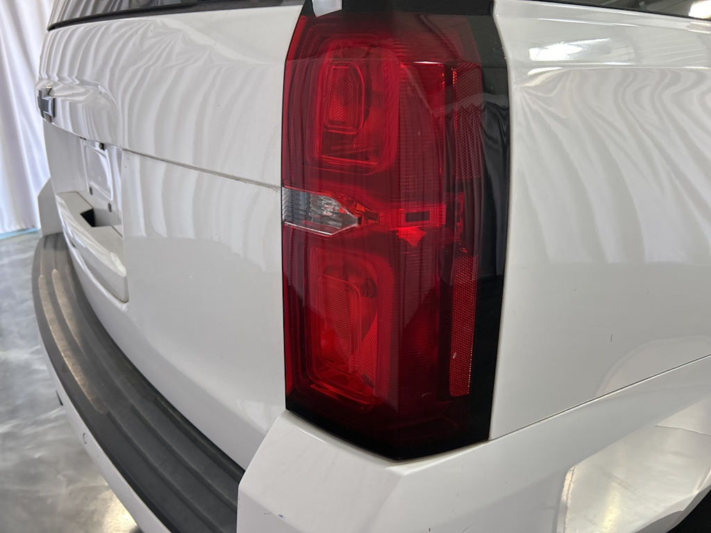 2019 Chevrolet Suburban 1500 LT 16