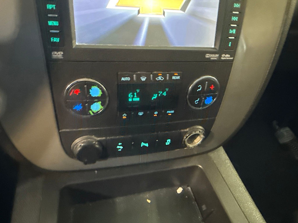 Thumbnail: 2013 Chevrolet Suburban - 26