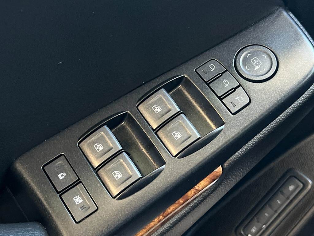 Thumbnail: 2019 Chevrolet Suburban - 24