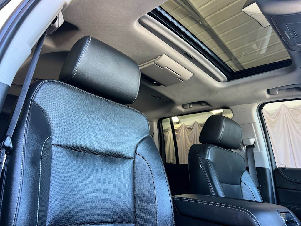 Thumbnail: 2019 Chevrolet Suburban - 10