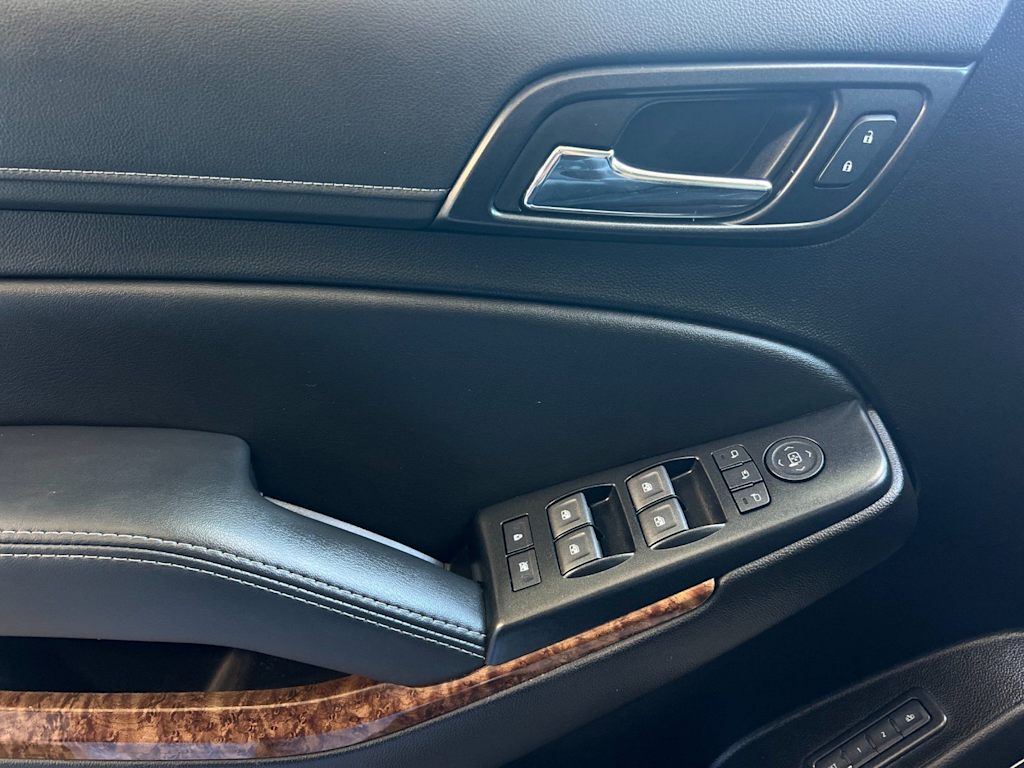 Thumbnail: 2019 Chevrolet Suburban - 23