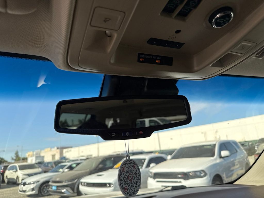 Thumbnail: 2015 Chevrolet Suburban - 27