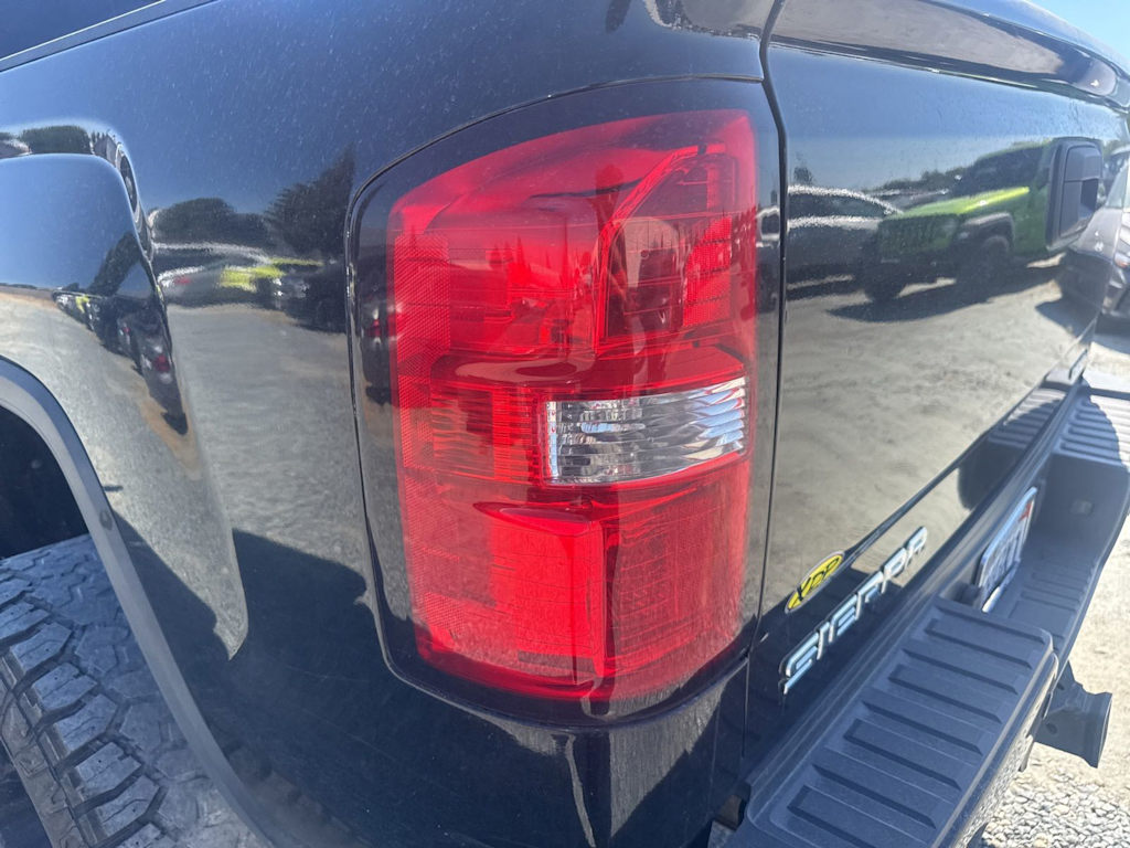 Thumbnail: 2016 GMC Sierra 2500 - 20