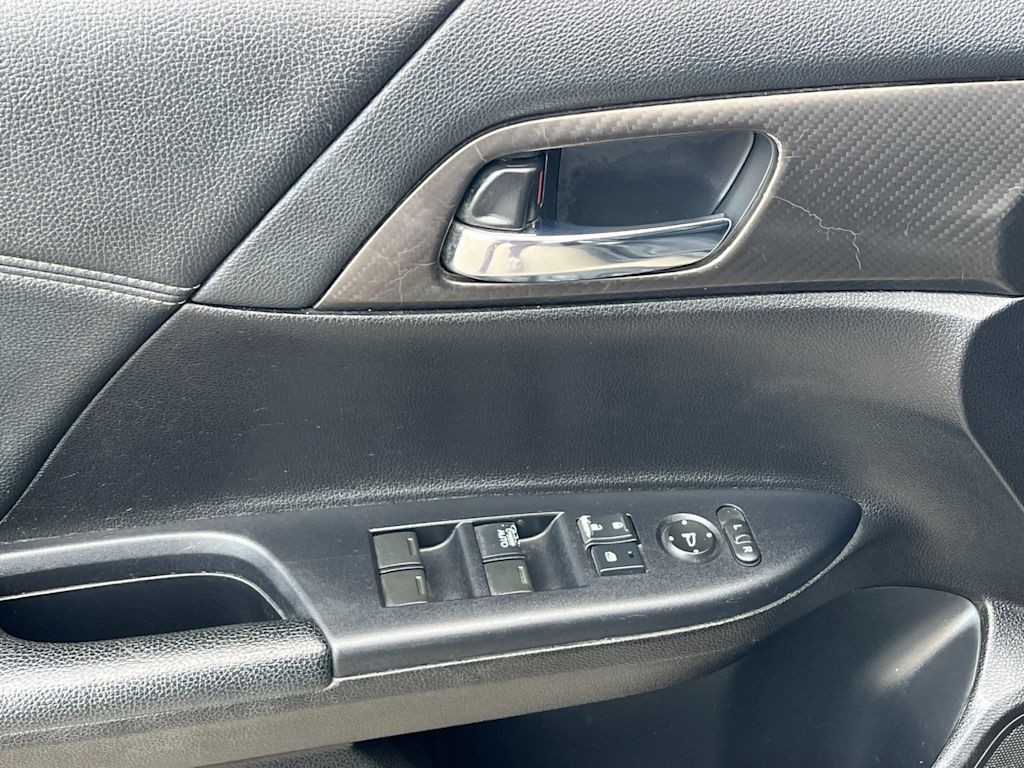 Thumbnail: 2017 Honda Accord - 21