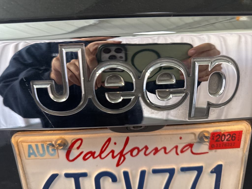 Thumbnail: 2011 Jeep Grand Cherokee - 19