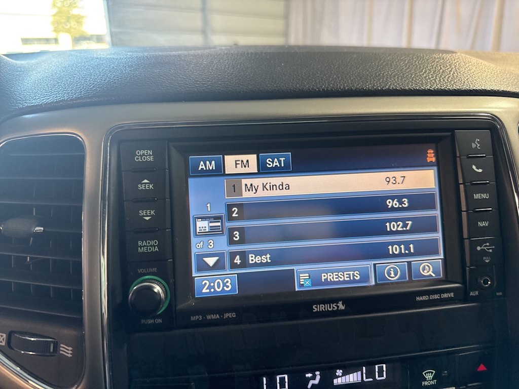 Thumbnail: 2011 Jeep Grand Cherokee - 10