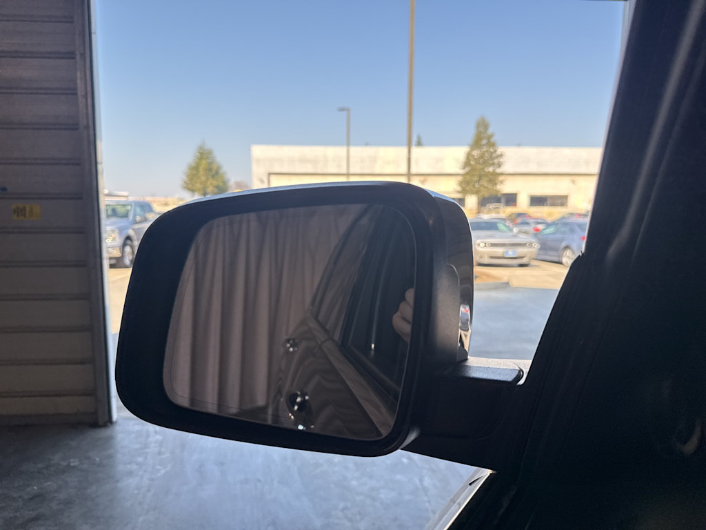 Thumbnail: 2011 Jeep Grand Cherokee - 26