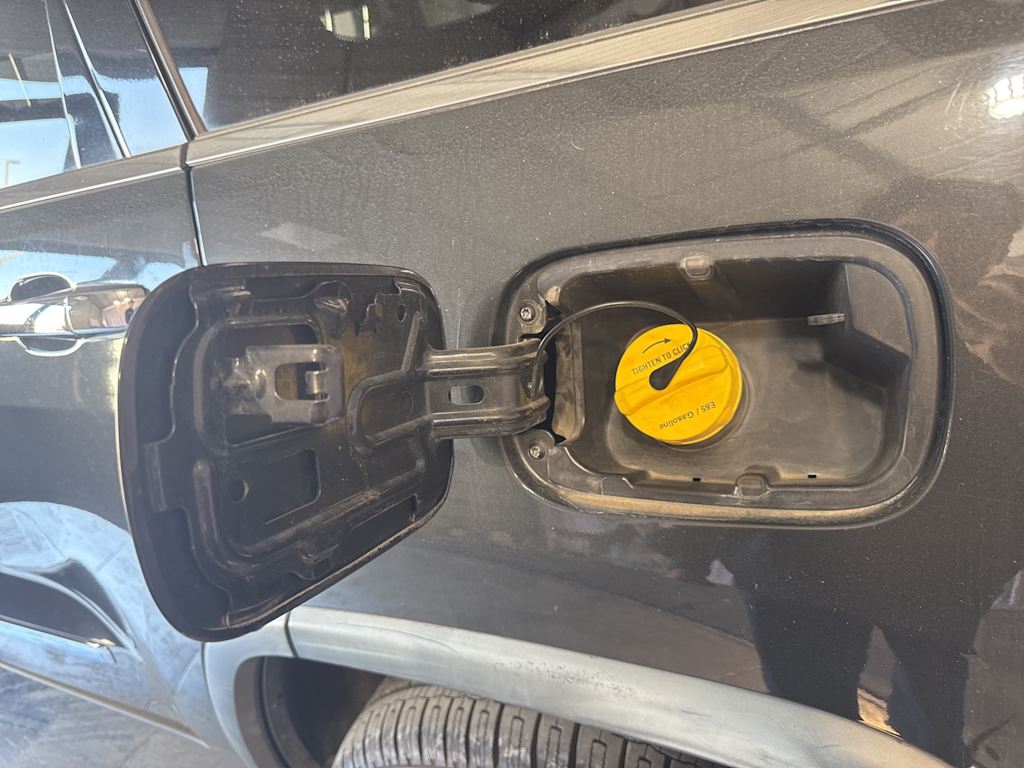 Thumbnail: 2011 Jeep Grand Cherokee - 11