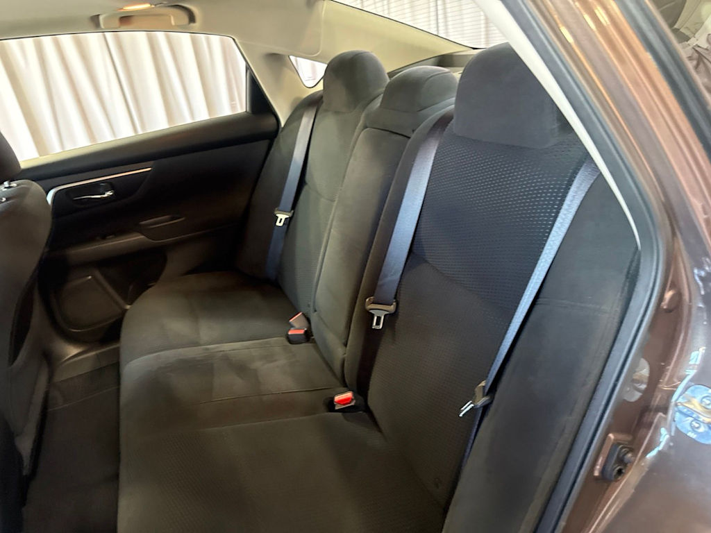Thumbnail: 2015 Nissan Altima - 7