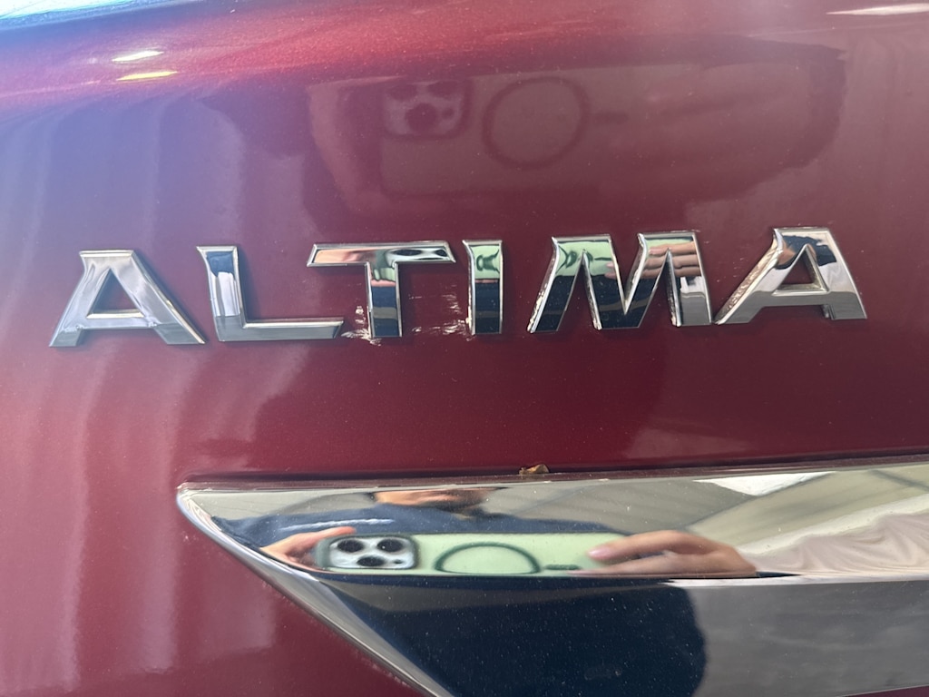 Thumbnail: 2015 Nissan Altima - 5