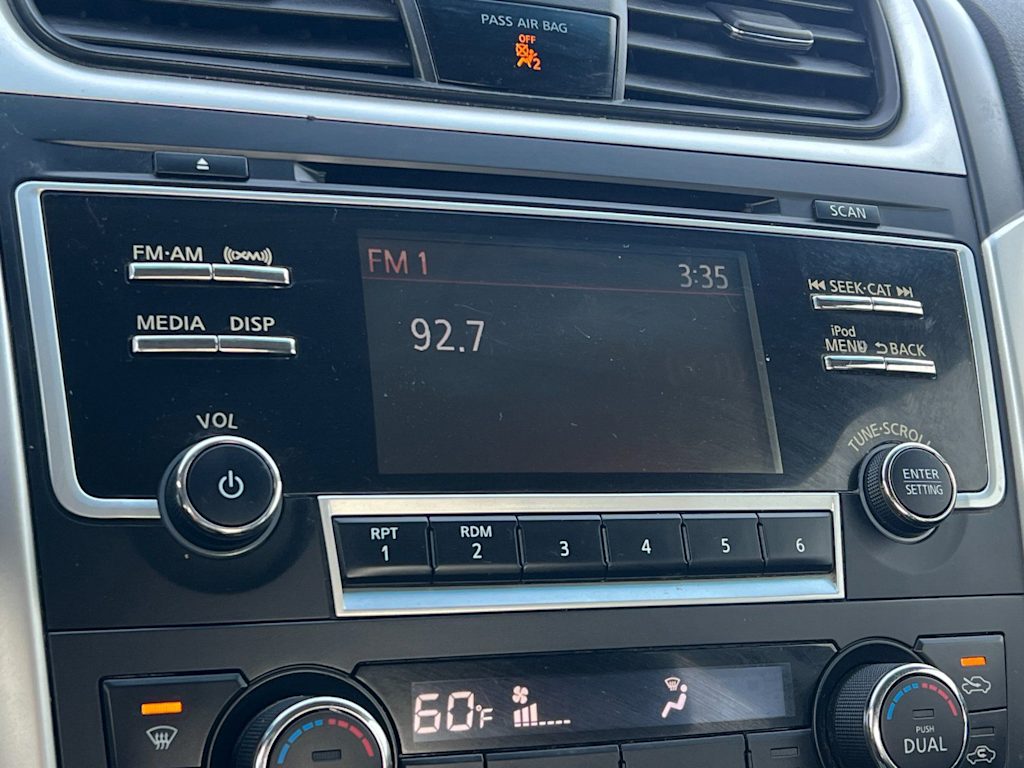 Thumbnail: 2017 Nissan Altima - 15