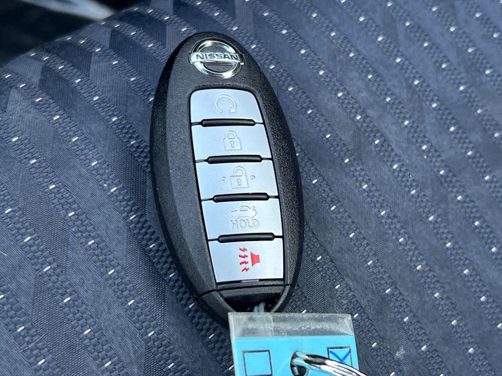 Thumbnail: 2017 Nissan Altima - 18