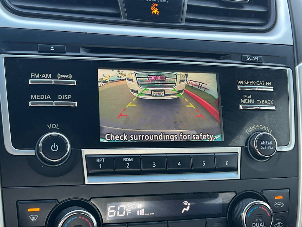 Thumbnail: 2017 Nissan Altima - 25