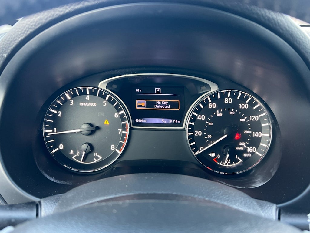 Thumbnail: 2017 Nissan Altima - 17