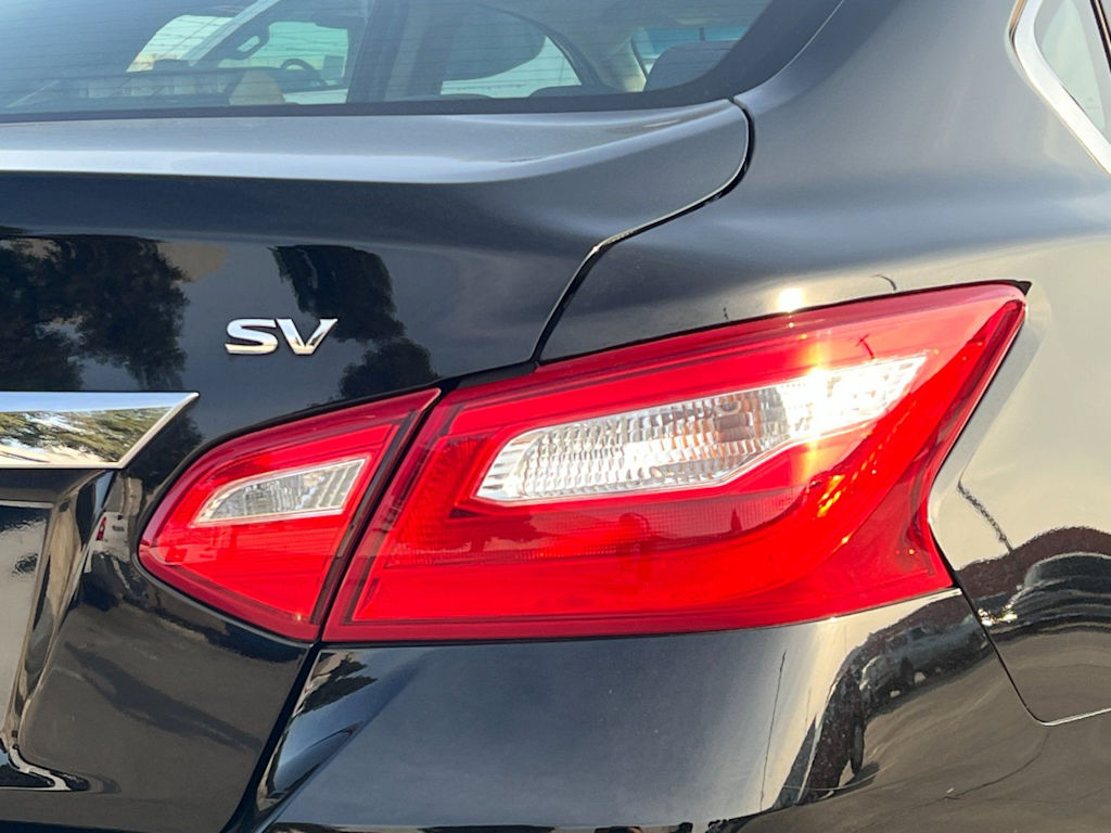 Thumbnail: 2017 Nissan Altima - 28