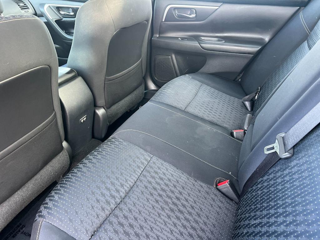 Thumbnail: 2017 Nissan Altima - 12