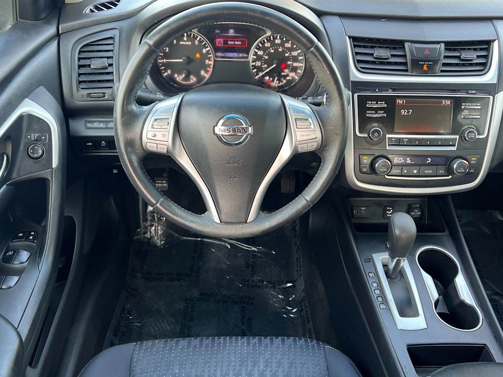 Thumbnail: 2017 Nissan Altima - 13