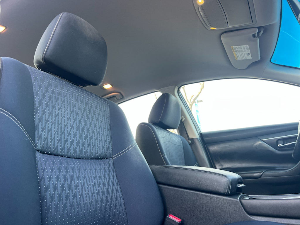 Thumbnail: 2017 Nissan Altima - 11