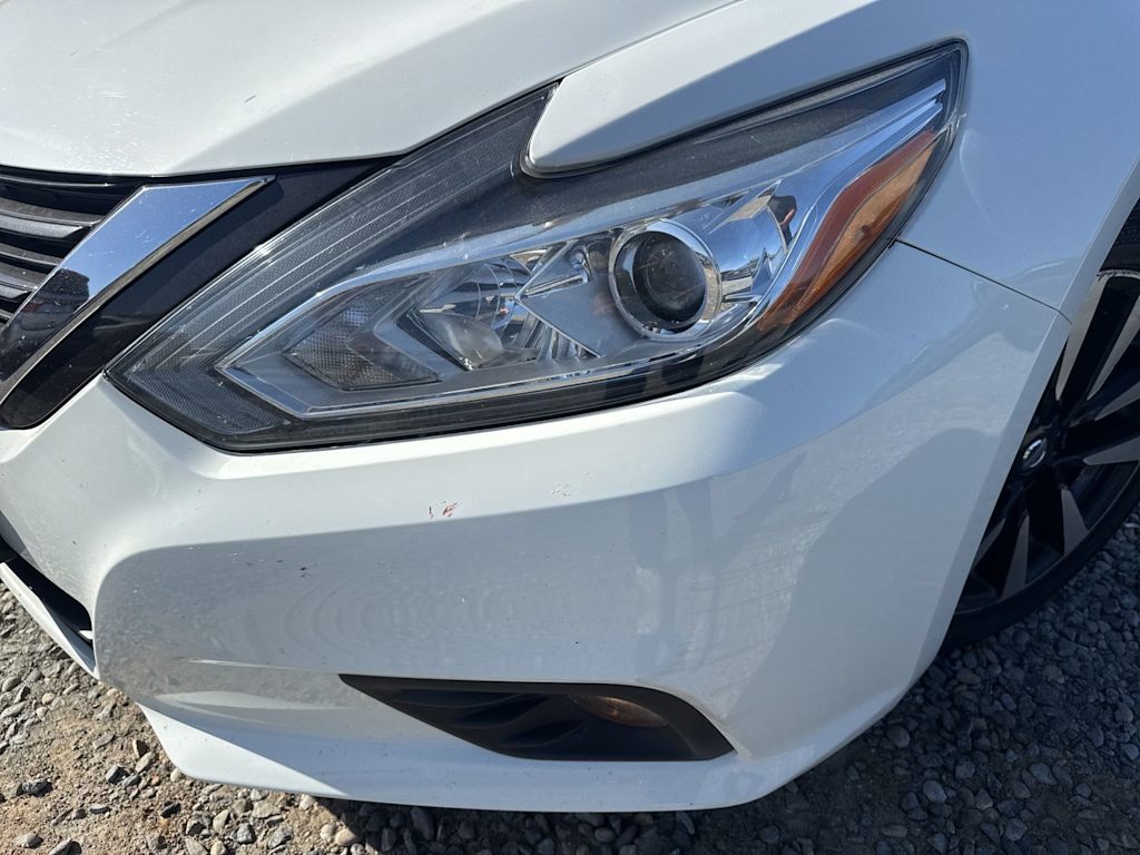 Thumbnail: 2018 Nissan Altima - 18