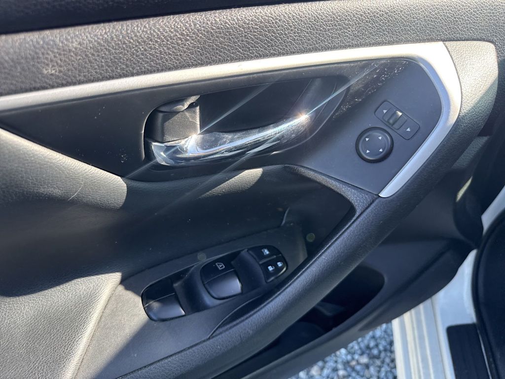 Thumbnail: 2018 Nissan Altima - 23