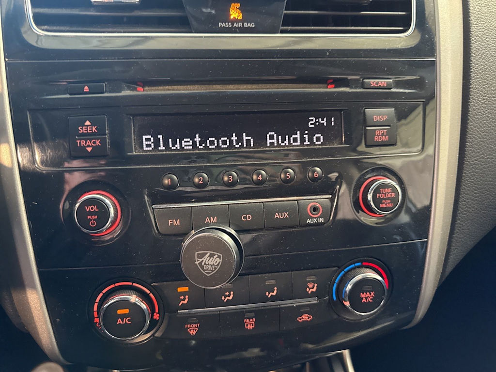 Thumbnail: 2015 Nissan Altima - 22